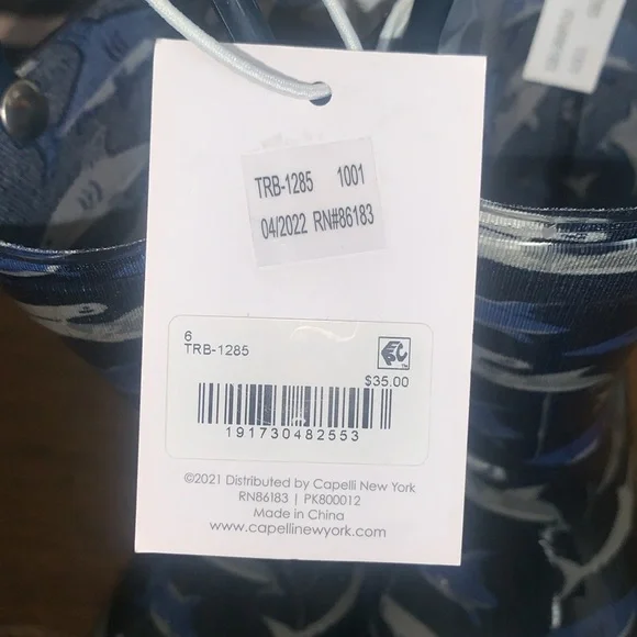 NWT Capelli New York Shark print blue colored rain boots size 6C - Picture 8 of 8